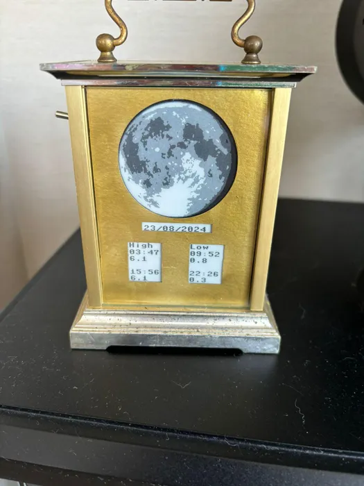 Moon and Tide Clock with E Paper and Raspberry Pi  #piday #raspberrypi - Adafruit Blog