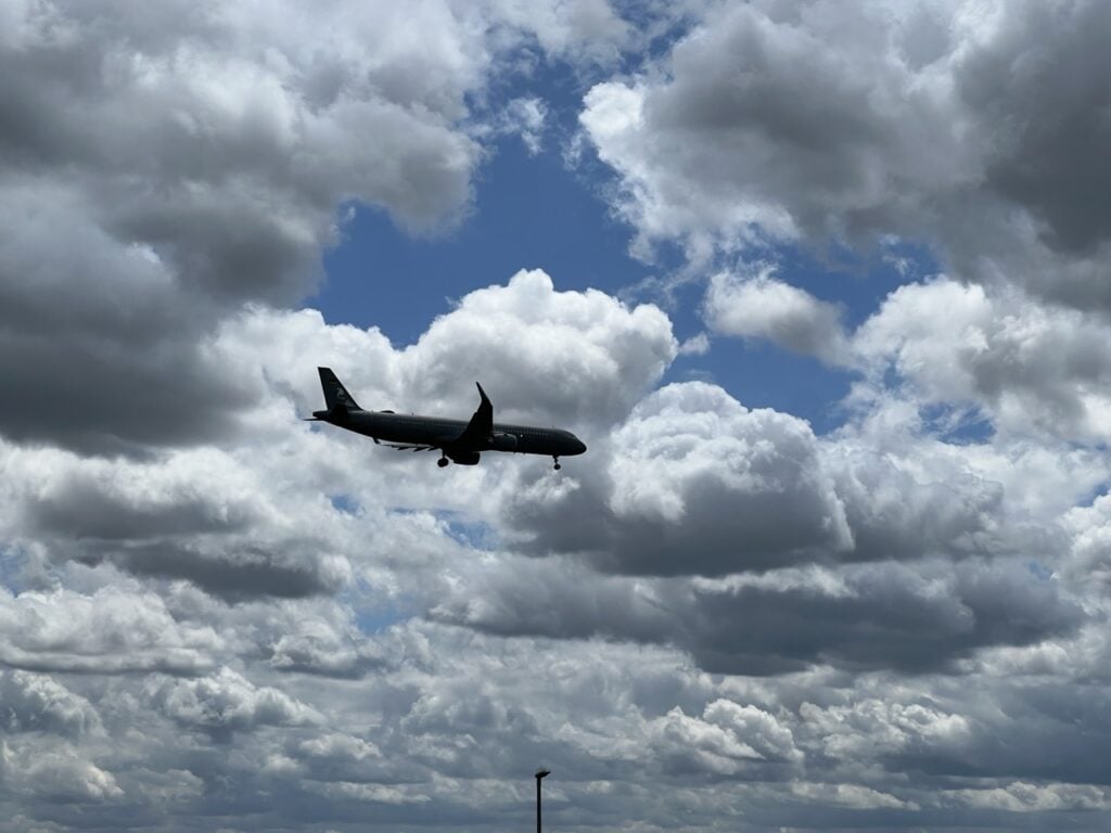 Pi-Sky flight-tracking dashboard - Raspberry Pi Blog