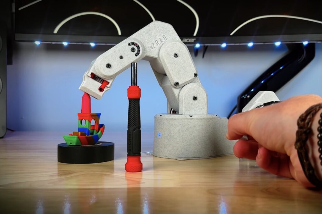 Redesigning a popular robotic arm - Arduino Blog